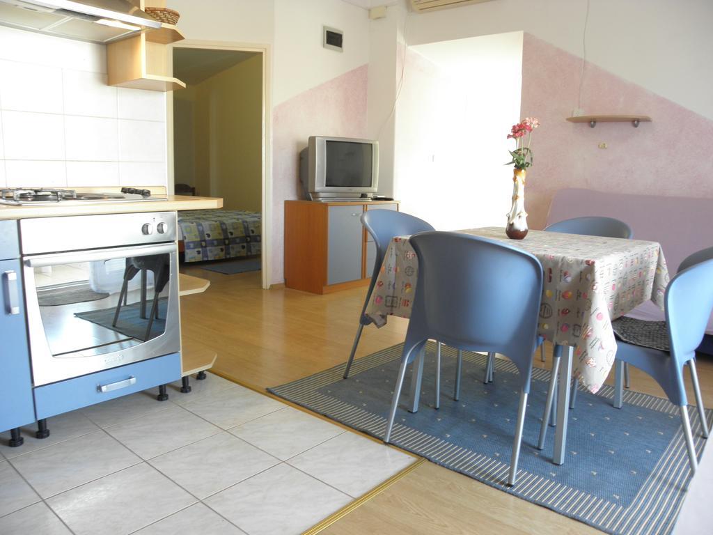 Apartments Hidden Beach Gem Đảo Pag Ngoại thất bức ảnh